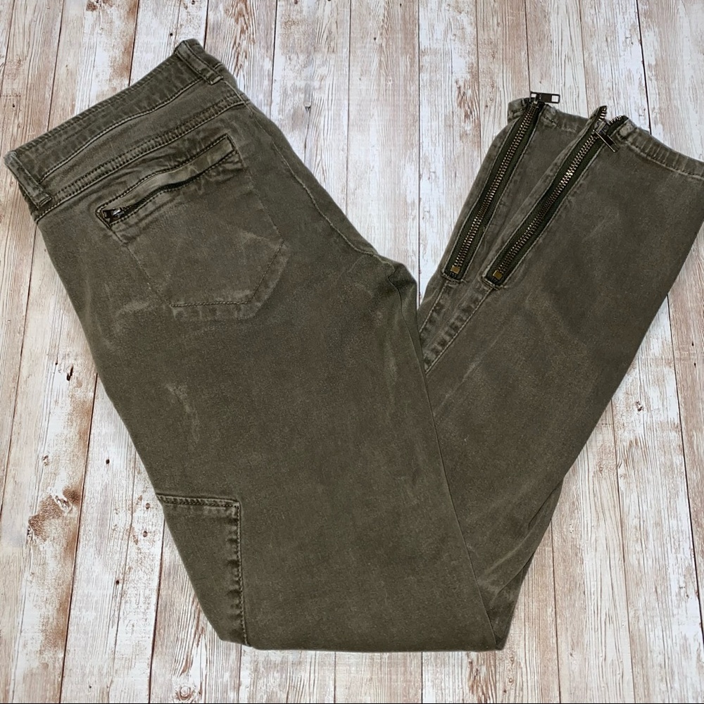 Olive Green Jeggings by Guess - Size 24